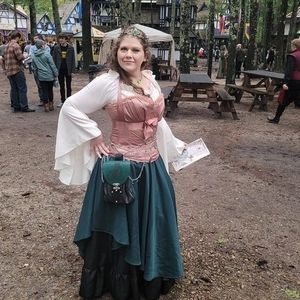 Meet your Posher, Alison